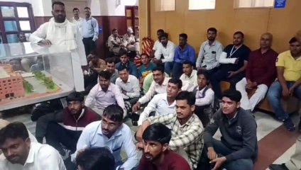 जगतपुरा उपायुक्त पर सफाई कर्मचारियों ने लगाए आरोप, ​कमिश्नर बोले मैं दिखवाता हूं