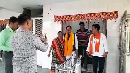 VIDEO : घर-घर संपर्क करने लगे प्रत्याशी