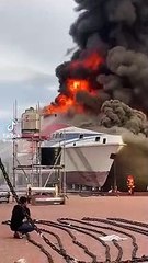 维修中的客船突发火灾，幸运无人员伤亡🔥