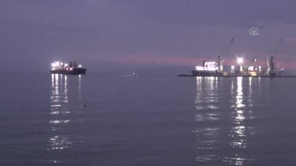 Karaya oturan yük gemisi için kurtarma çalışması başlatıldı
