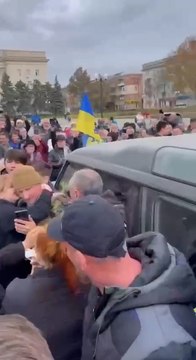 First Ukrainian troops cheer as they reach Kherson’s main square following Russian withdrawal