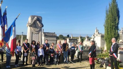 Théziers : les enfants chantent la Marseillaise