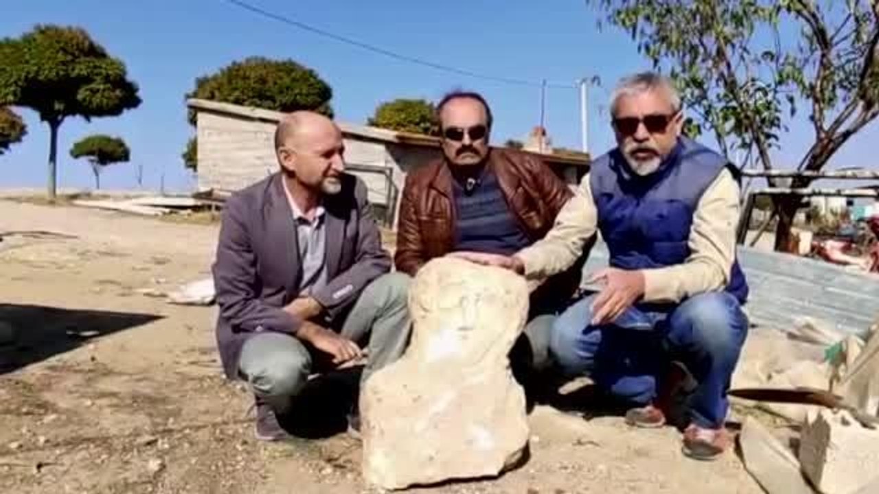 Bahçe duvarında kullanılan eski mezar taşı korumaya alındı