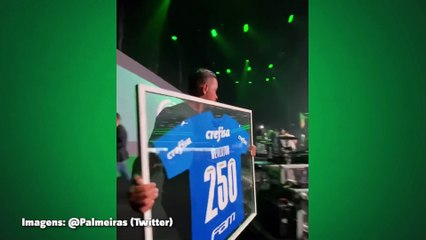 Campeões brasileiros pelo Palmeiras são homenageados por marcas expressivas