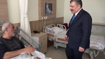 Sağlık Bakanı Koca, Niğde'de hastanede tedavi gören hastaları ziyaret etti