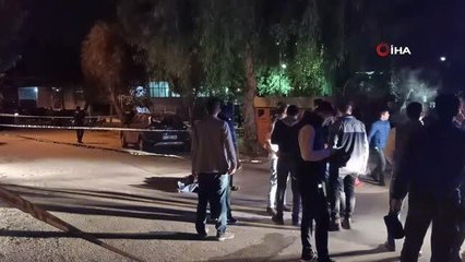 Otomobil ile geldiler, sokakta yürüyen kişiyi başından vurup öldürdüler