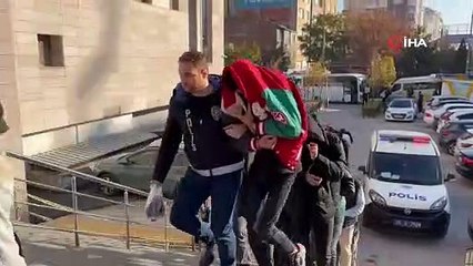 Dolandırıcılık zanlısı kadınlardan ilginç işaret ve sözler