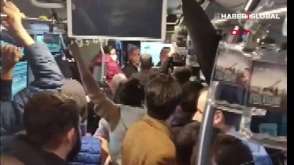 Metrobüste iki kadına taciz iddiasına linç girişimi kamerada