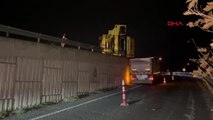 TEKİRDAĞ'DA KÖMÜR YÜKLÜ TIR DEVRİLDİ, YOL TRAFİĞE KAPANDI