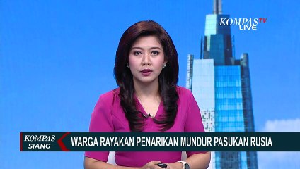 Rusia Tarik Pasukannya, Inilah Momen Bahagia Warga Kota Kherson Kibarkan Bendera Ukraina!