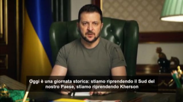Zelensky: liberazione Kherson storica per difesa dell'Ucraina