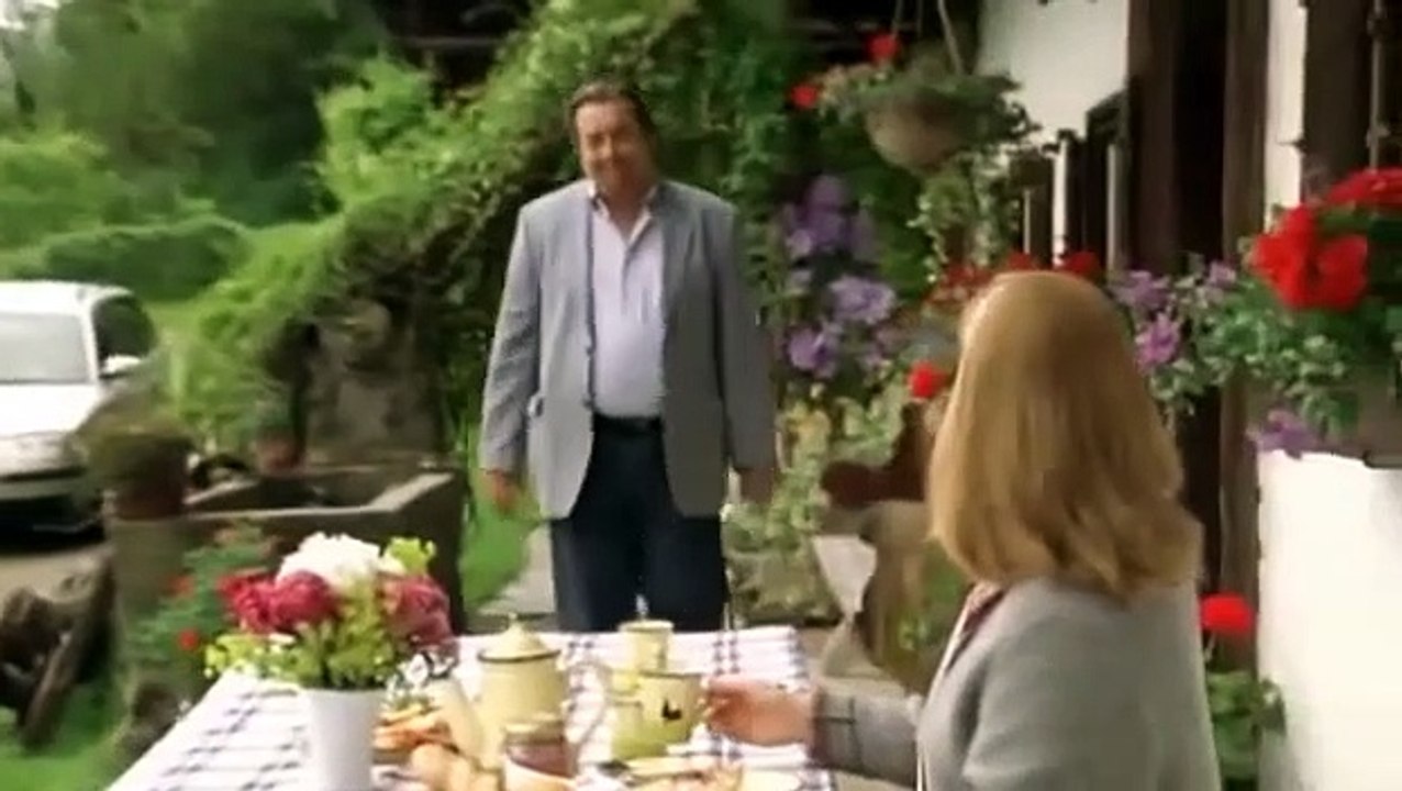 Die Rosenheim Cops Staffel 10 Folge 19 Ein ehrenwertes Haus Vídeo