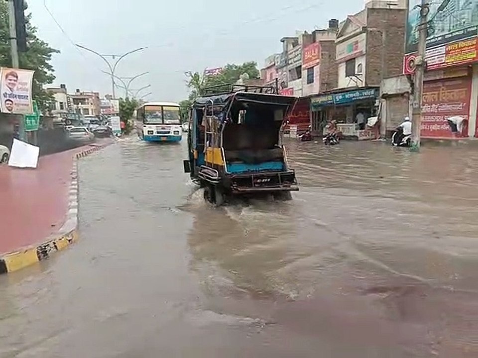 SriGanganagar सूरतगढ़ मार्ग का निर्माण अटका, ठे...
