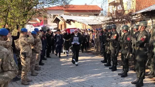 Şehit Piyade Astsubay Kıdemli Çavuş Emre Sevinç, son yolculuğuna uğurlandı