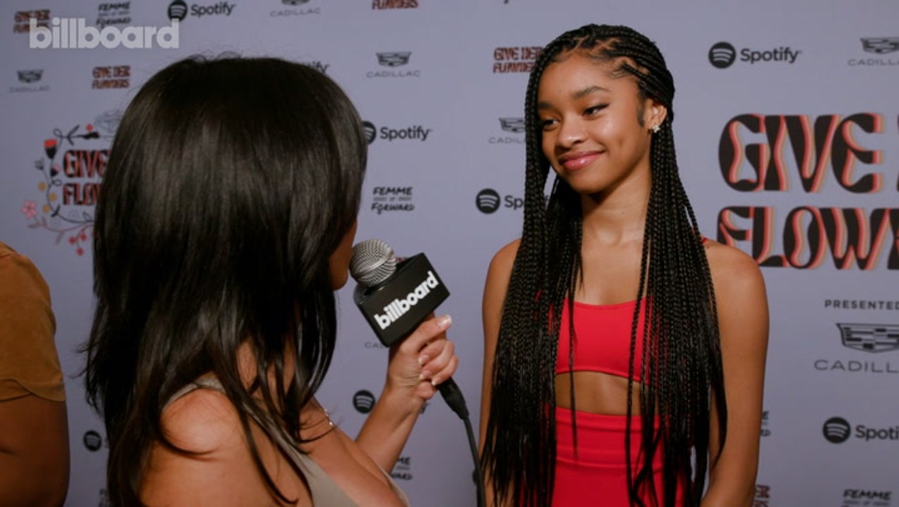 'Bel-Air' Star Akira Akbar On The Support Of Her Fans, Women In Entertainment & More | Give Her FlowHERS Awards Gala 2022