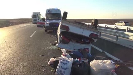 Şanlıurfa'da otomobilin devrilmesi sonucu 5 kişi yaralandı