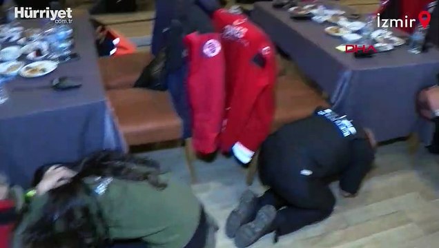 Türkiye genelinde ilk kez çök-kapan-tutun sloganıyla ülke genelinde deprem tatbikatı yapıldı.