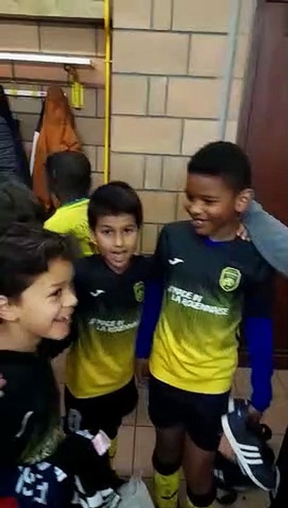 U9 : Scène de joie dans les vestiaires de l'île Lacroix ! 12/10/22