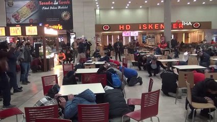 Komutu yanlış anladı, ne yaptığını kimse anlamadı... O anlar kamerada