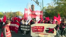 شاهد: الآلاف يتظاهرون في برلين للمطالبة بفرض ضرائب على الأثرياء ودعم أسعار الغذاء