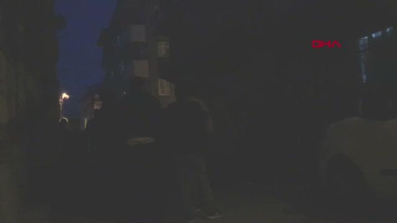 KENDİSİNDEN HABER ALINAMAYAN NAZLI, BIÇAKLANMIŞ HALDE EVİNDE ÖLÜ BULUNDU