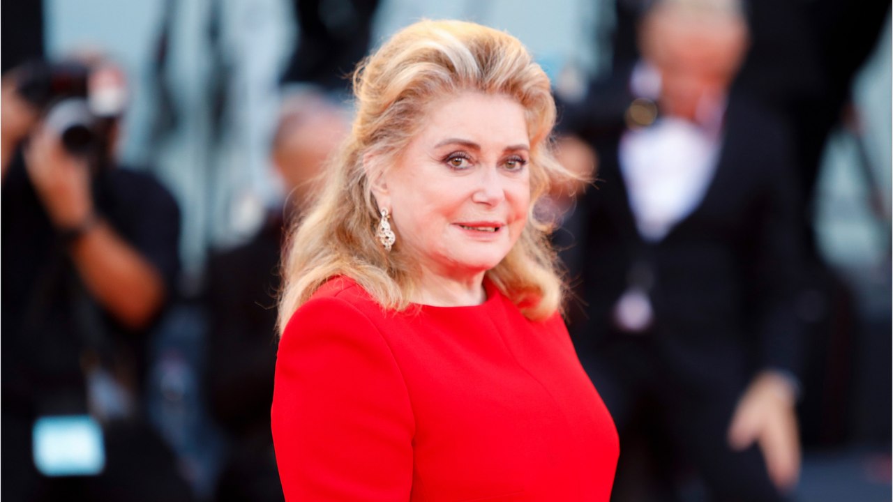GALA VIDEO - Catherine Deneuve : cette manie qui fait honte à sa fille