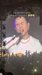 Binz hát tỏ tình Châu Bùi, nàng rưng rưng nước mắt hạnh phúc