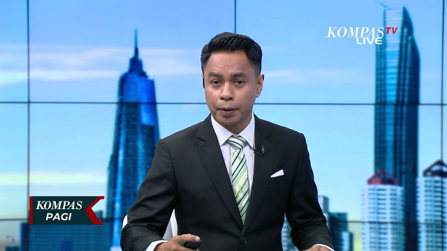 Diduga Hilang Kendali Akibat Jalan Licin, Sebuah Truk Tabrak Pembatas Jalan di Tol JORR