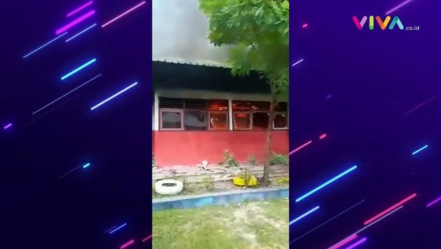 Bentrokan Pecah, Sekolah Dibakar, Dua Brimob Kena Panah