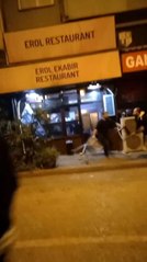 Bursa'da silah sopa ve sandalyelerin kullanıldığı kavga kamerada