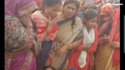 कन्नौज: सैनिक का पार्थिव शरीर मूलगांव लेकर पहुंचे सेना के जवान