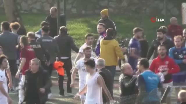 Son düdük çaldı, yeşil saha boks ringine döndüAmatör Lig'de yumruklar havada uçuştu