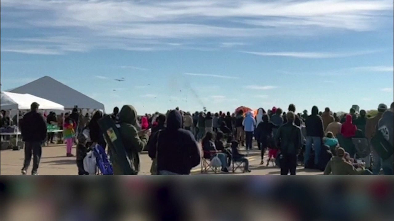 Unglück bei Flugschau: Sechs Tote nach Flugzeug-Kollision in Texas