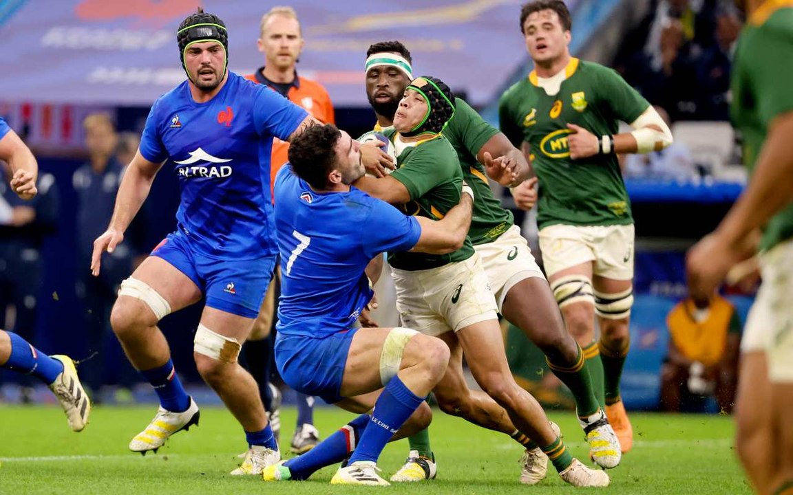 Cheslin Kolbe met sur les fesses Anthony Jelonch