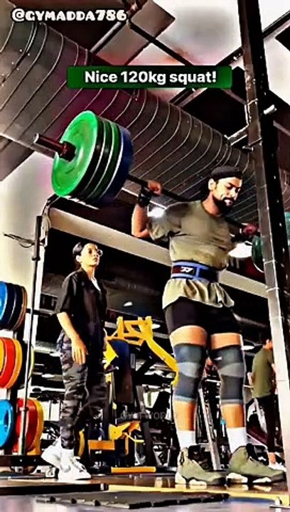 120 Weight lifting and squat in gym
