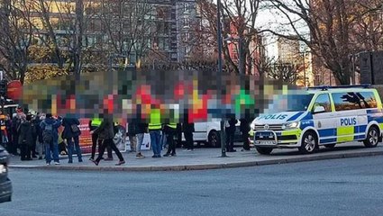 Türkiye'ye terörle mücadele sözü veren İsveç'ten pes dedirten kare! Polisin tavrı daha beter