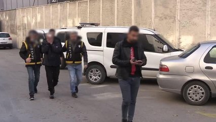 Eşini bıçakla öldürdüğü iddia edilen şüpheli yakalandı