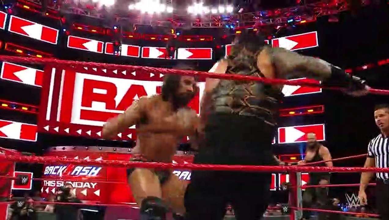 FULL MATCH _ Reigns_ Strowman _ Lashley vs. Owens_ Zayn _ Mahal_ Raw_ April 30_ 2018(480P)