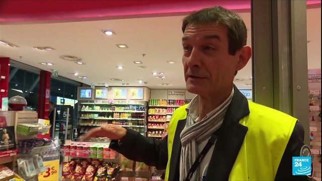 Mehran Karimi Nasseri, réfugié politique iranien qui a vécu plus de 18 ans à l'aéroport de Roissy-Charles de Gaulle est mort au Terminal 2F ce week-end