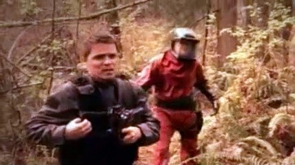 Stargate Atlantis S02E03 Runner