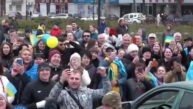 Jersón celebra su victoria sin bajar la guardia ante el riesgo de una nueva ofensiva rusa