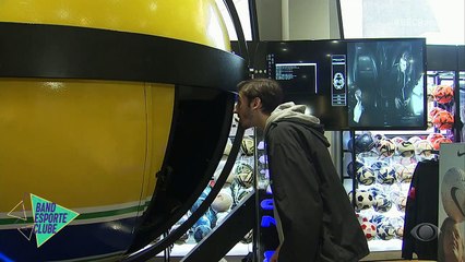 Volta em Interlagos de carona com Ayrton Senna? Confira a experiência 13/11/2022 16:07:14