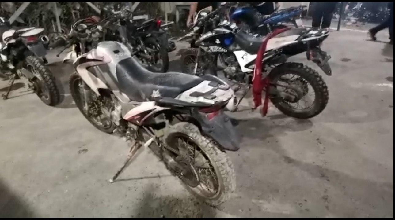 tn7-Fuerza Pública detiene a cinco sujetos por robar motocicletas decomisadas por Tránsito-131122