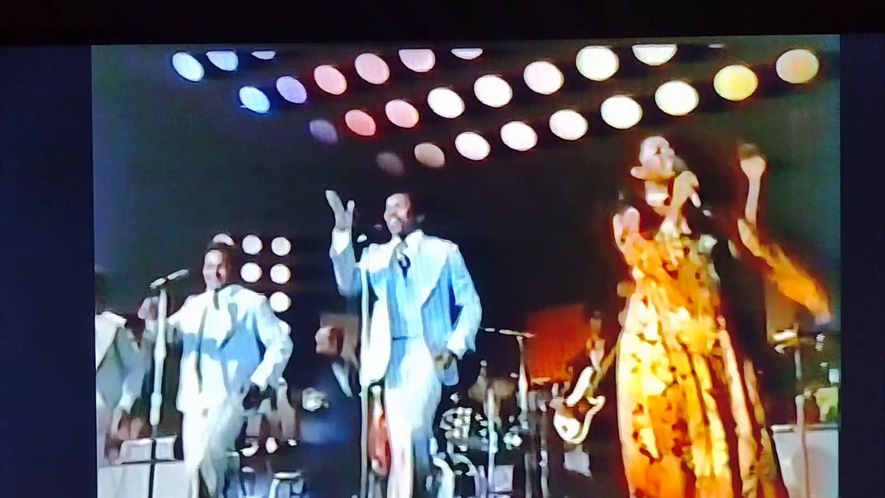 Gladys Knight and The Pips Heard It Through The Grapevine Live 1972