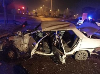 Yolcu otobüsüyle çarpışan otomobildeki 1 kişi öldü, 1 kişi yaralandı