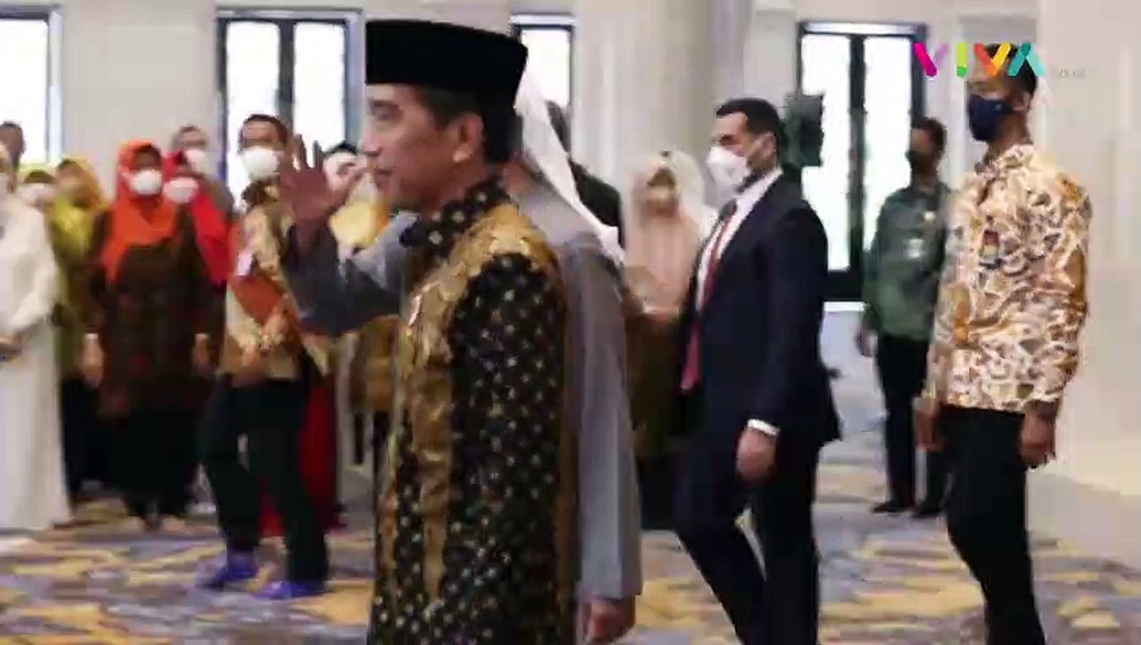 Jokowi dan Presiden UEA Salat di Masjid Raya Sheikh Zayed