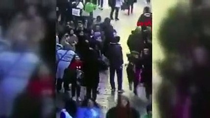 İstiklal Caddesi'nde şüpheli kadının kaçış anı kamerada