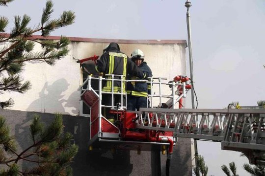 Tıbbi malzeme fabrikasında yangın