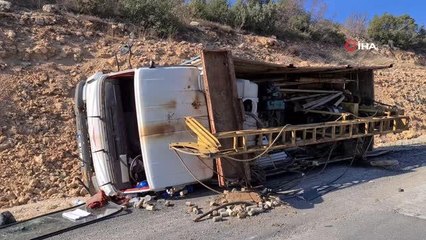 Karabük'te sondaj kamyonu devrildi: 1 yaralı