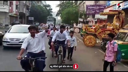 ચૂંટણી માટે વડોદરાના વિદ્યાર્થીઓએ મતદારોની જાગૃતિ માટે સાયકલ રેલી યોજી
